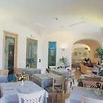ホテル Punta Imperatore
