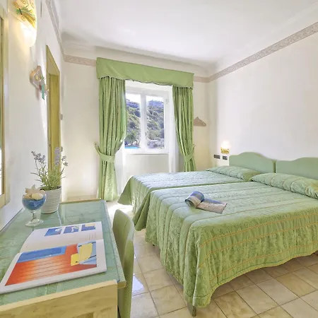 Punta Imperatore מלון 4*