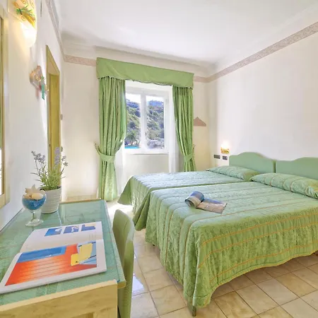 Punta Imperatore فندق 4*