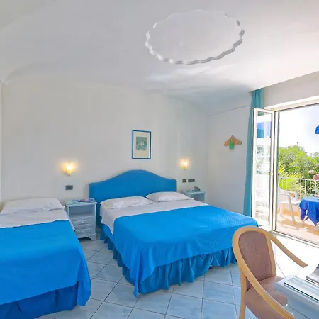 Punta Imperatore فندق 4*