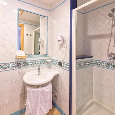 Punta Imperatore فندق