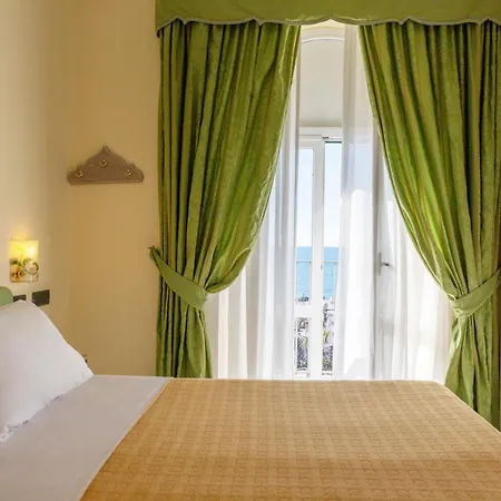 Punta Imperatore Hotell 4*