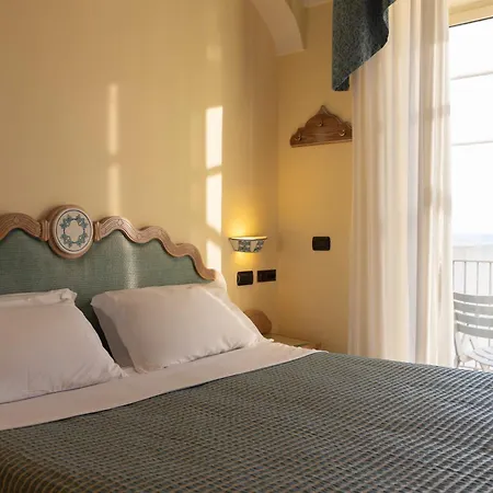 Punta Imperatore Форио