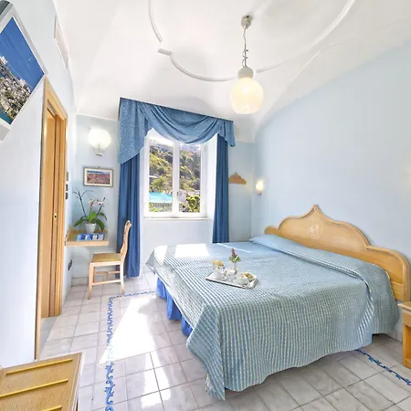 Punta Imperatore فندق