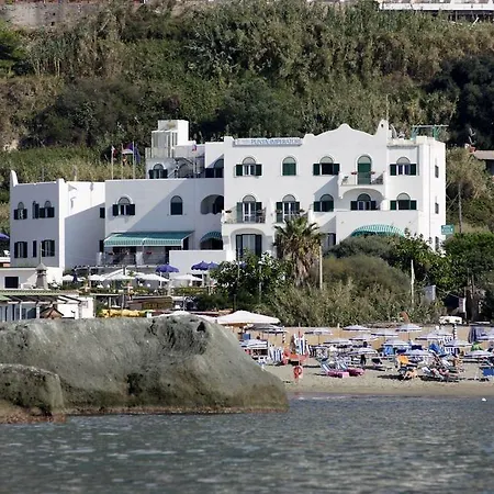 Punta Imperatore فندق