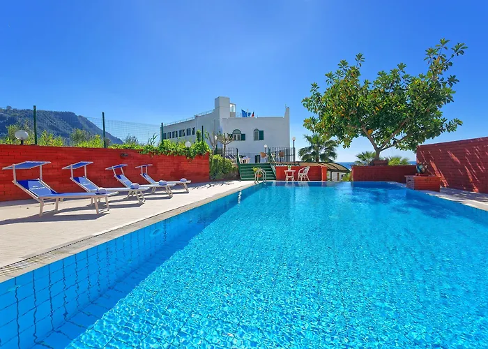 Punta Imperatore فندق 4*