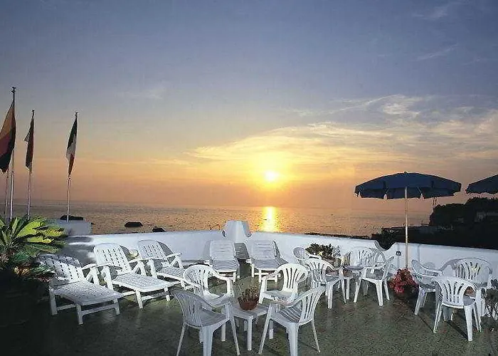 فندق Punta Imperatore 4*